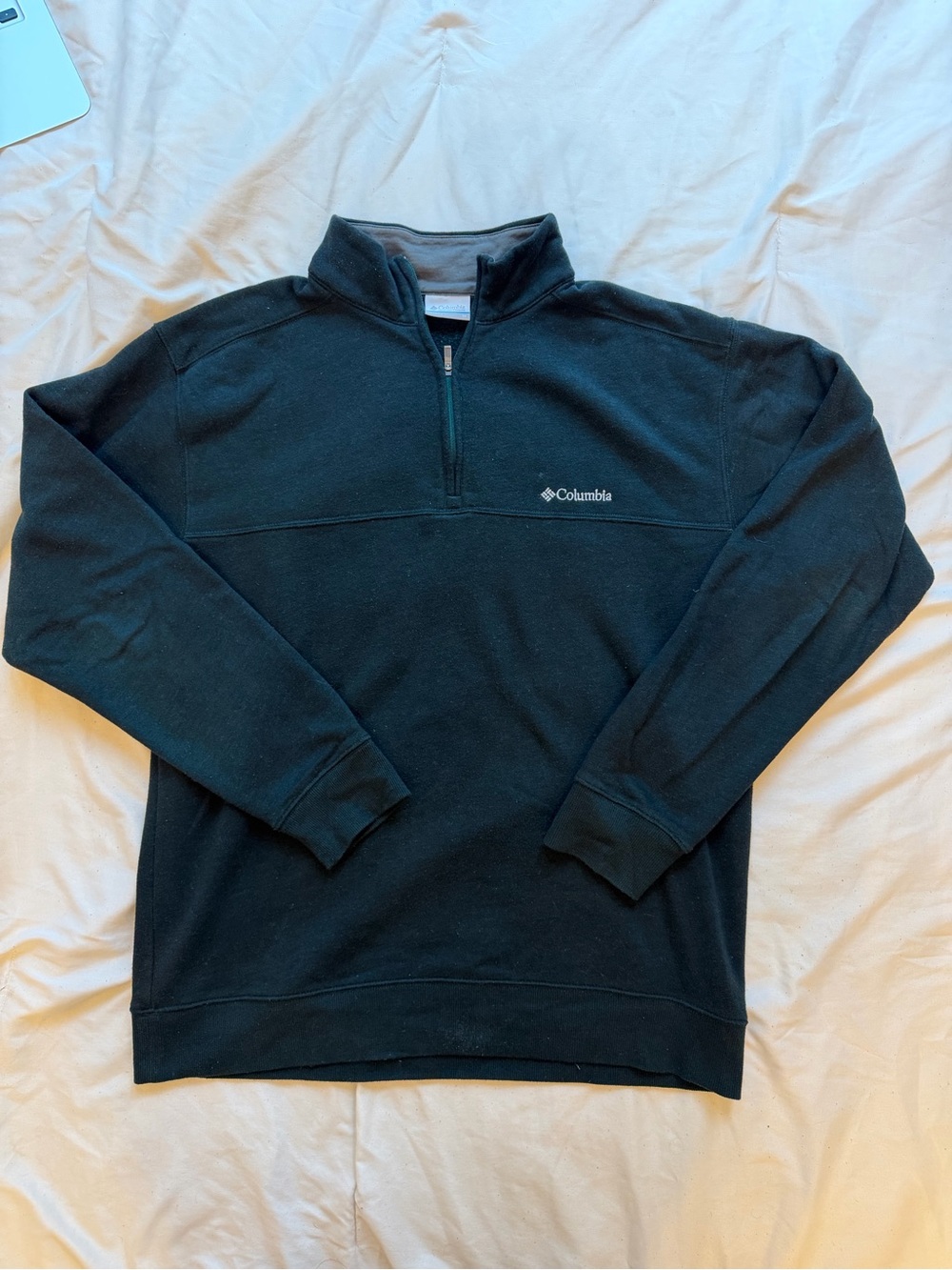 Columbia Men’s Green Quarter Zip Pullover Sweater. Size Medium